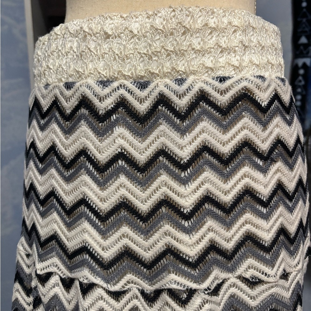 Lapis Black and White Chevron Maxi Skirt crochet tiered xl - Picture 6 of 13